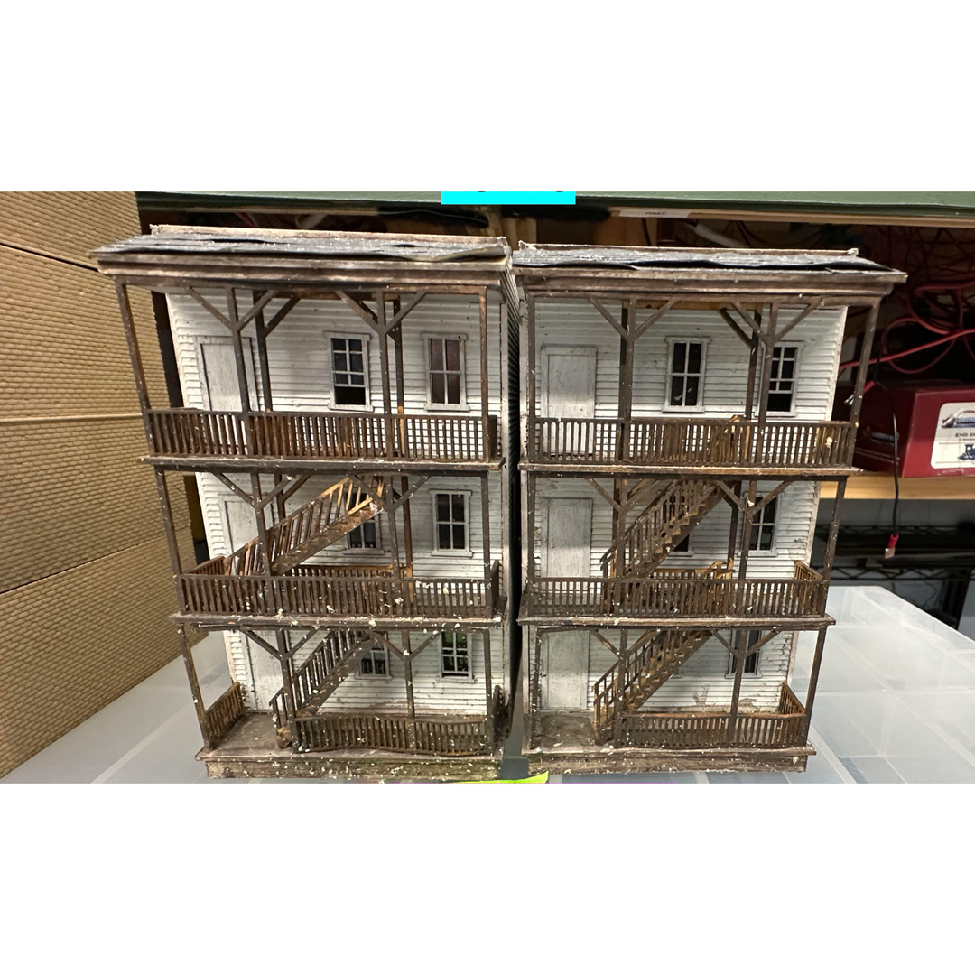 HO Scale used building - Run Down Apartments