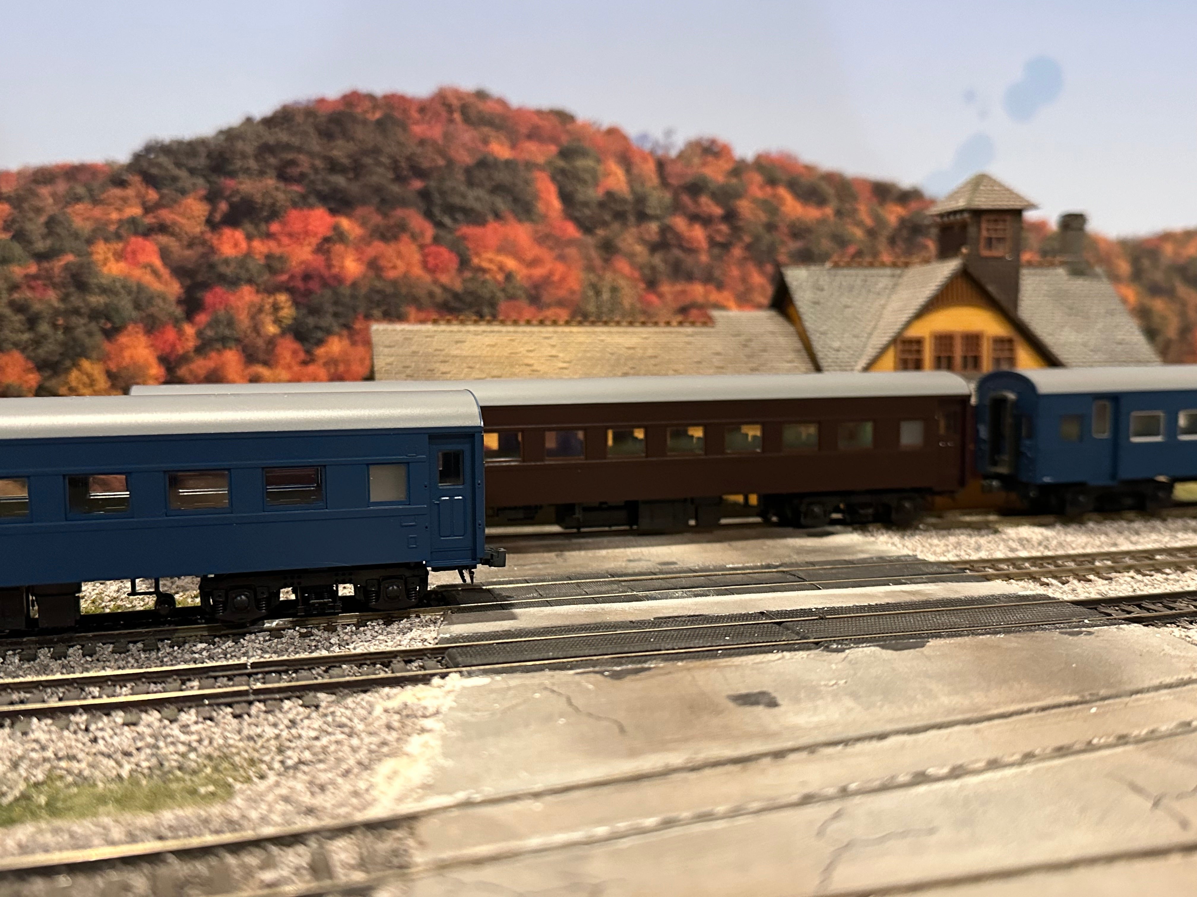 Kato HO Scale SUHA Passenger Cars