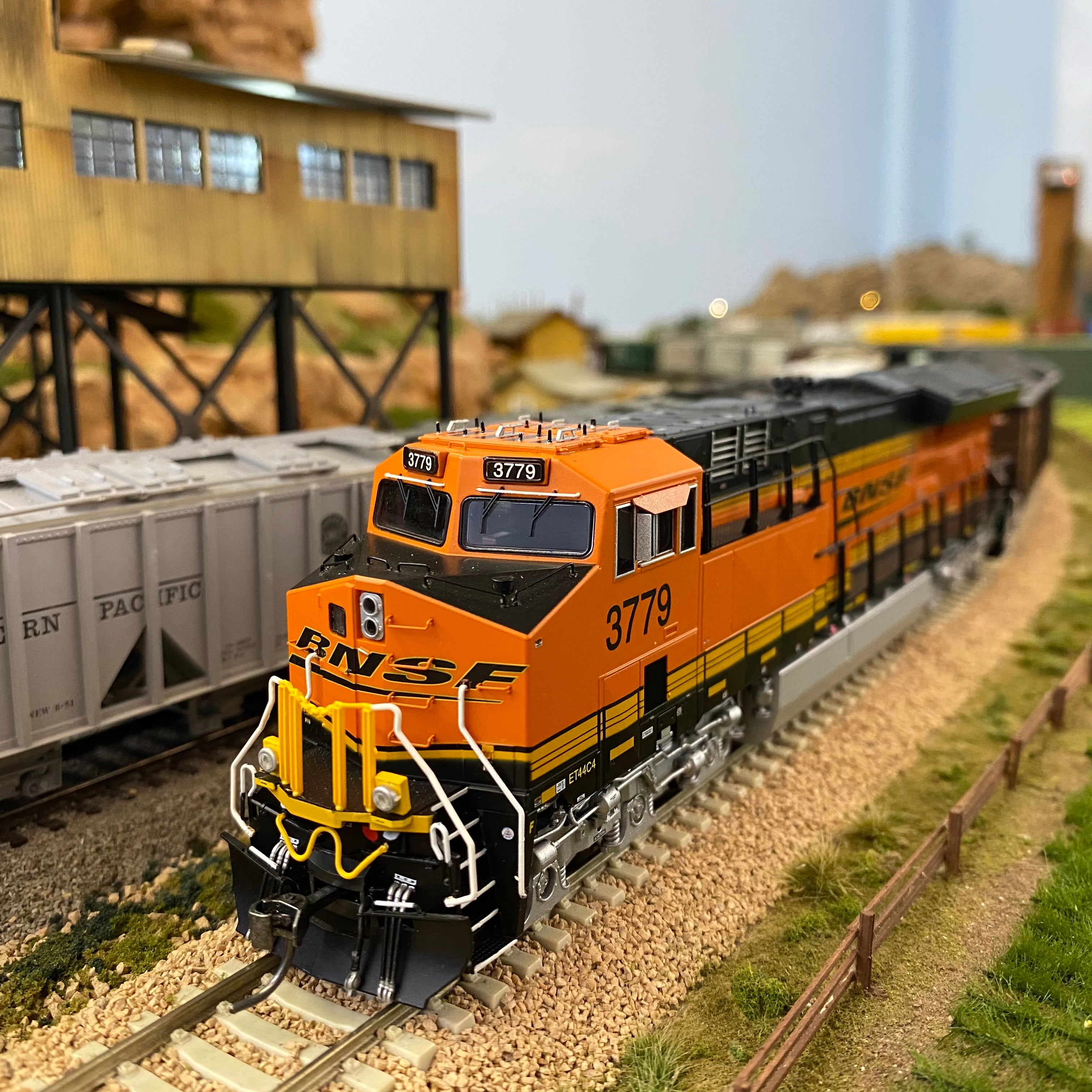 HO Scale InterMountain GE ET44 Locomotives