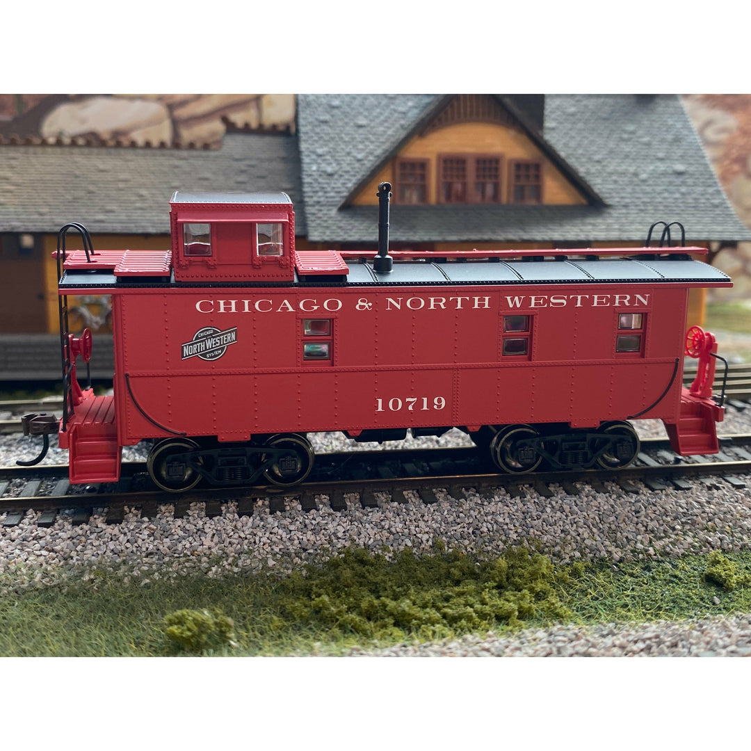 Roundhouse, HO Scale, RND1200, Cupola Caboose, Chicago & North Western, #10719