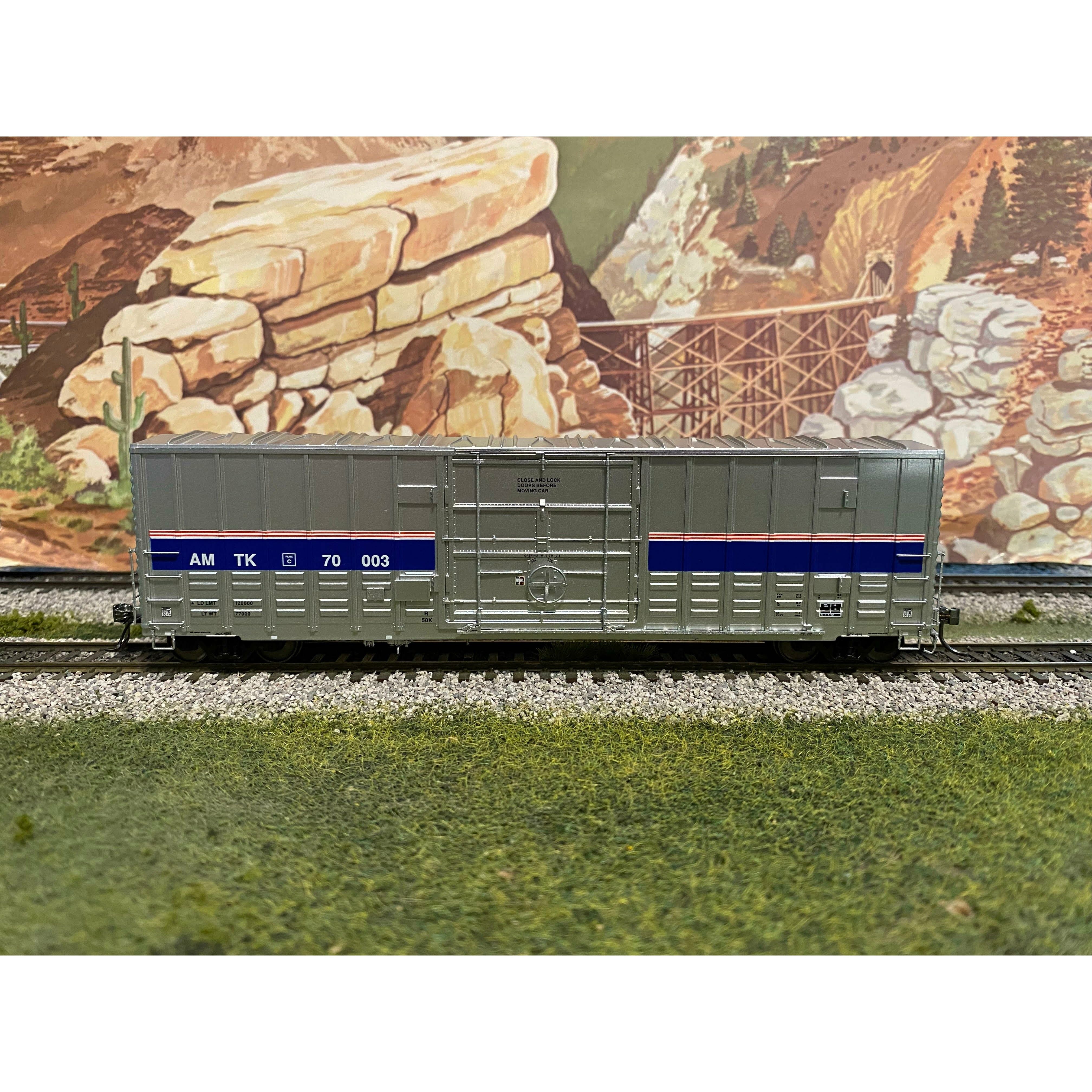 Rapido, HO Scales, 137007, B-100-40 Box Car, Amtrak (3-Pack)